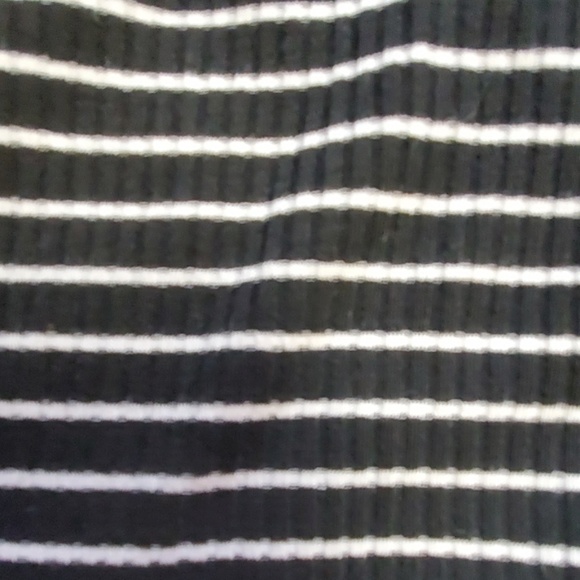 NWT Wild Fable V-Neck Striped Blouse Medium - Picture 4 of 4